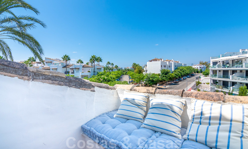 Bright and spacious beach side townhouse on the New Golden Mile for sale, between Marbella and Estepona 21200