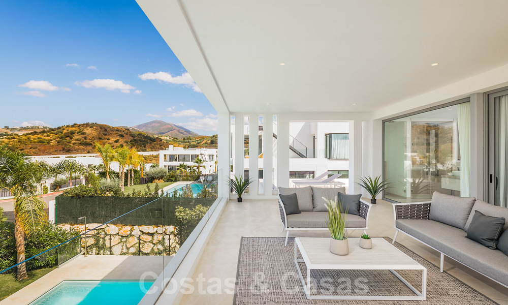 Contemporary luxury villa with lots of privacy for sale, in the Golf Valley of Nueva Andalucia, Marbella 21372