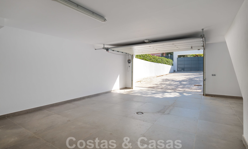 Exquisite new contemporary villa for sale, ready to move into, East Marbella 21797