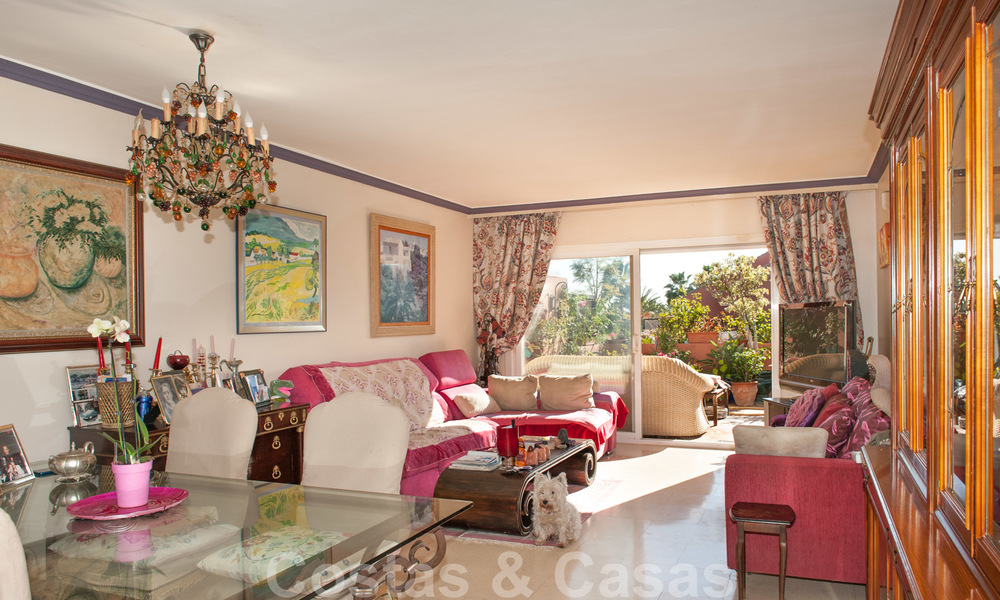 Penthouse for sale in an exclusive beachside urbanisation between Puerto Banus and San Pedro, Marbella 21746