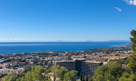 Large, exceptional building plot with stunning sea views for sale in an exclusive residential area of Marbella 21825