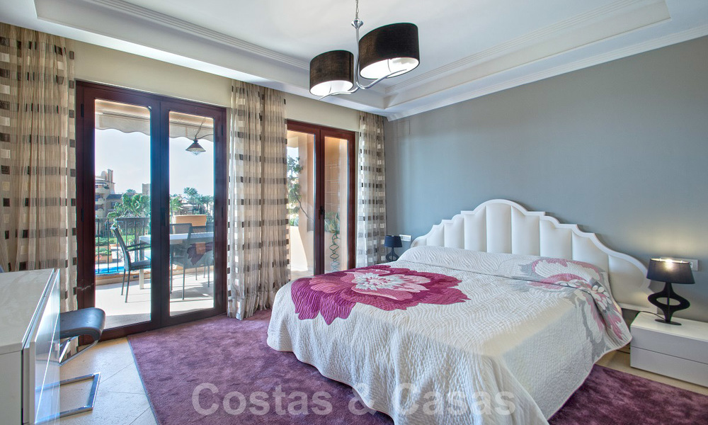 Stunning frontline beach luxury apartment for sale in an exclusive complex on the New Golden Mile, Estepona 21804