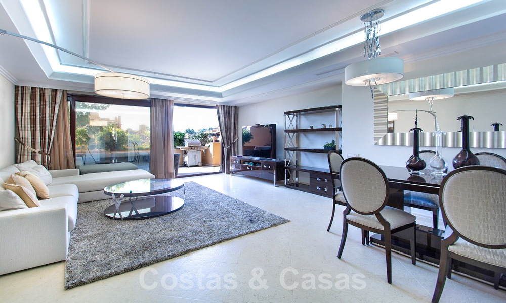 Stunning frontline beach luxury apartment for sale in an exclusive complex on the New Golden Mile, Estepona 21811