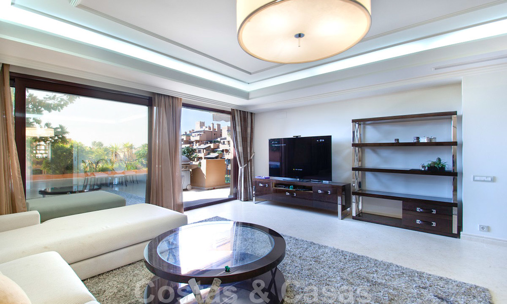 Stunning frontline beach luxury apartment for sale in an exclusive complex on the New Golden Mile, Estepona 21812