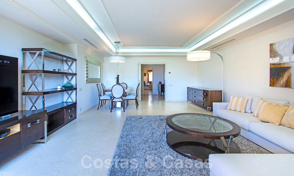 Stunning frontline beach luxury apartment for sale in an exclusive complex on the New Golden Mile, Estepona 21813