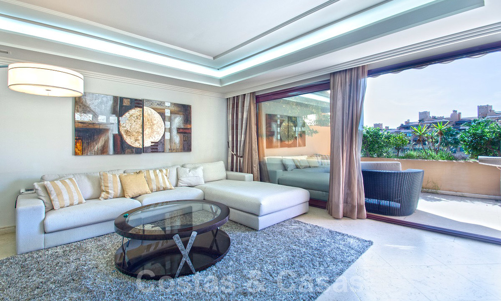 Stunning frontline beach luxury apartment for sale in an exclusive complex on the New Golden Mile, Estepona 21814
