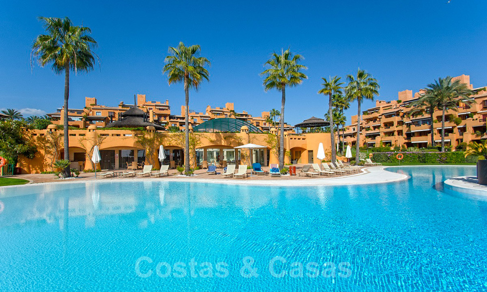 Stunning frontline beach luxury apartment for sale in an exclusive complex on the New Golden Mile, Estepona 21819