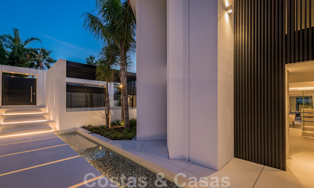 Very stylish contemporary luxury villa in the heart of the Golf Valley for sale, move-in ready - Nueva Andalucia, Marbella 21862