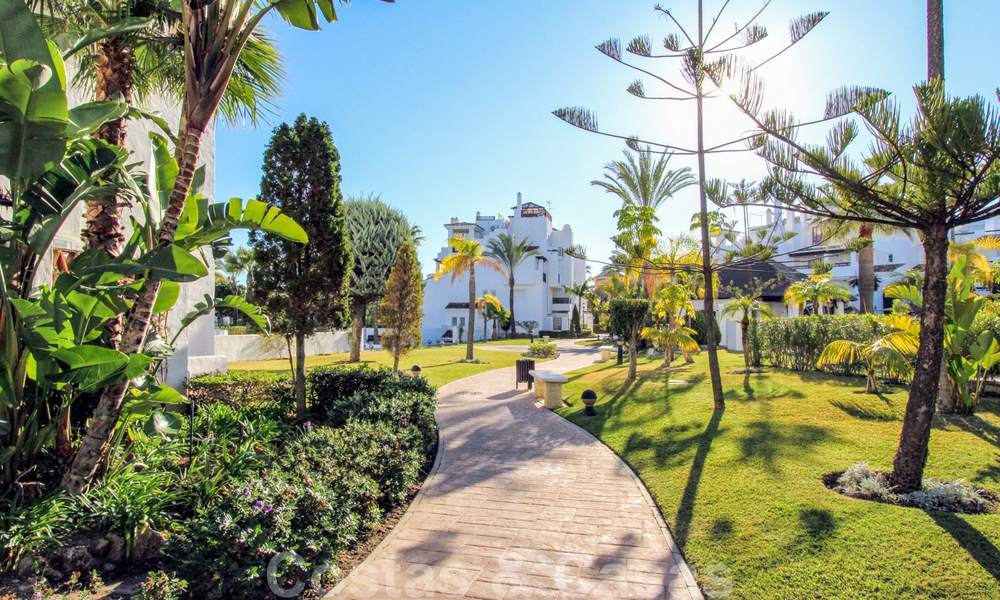 Recently renovated bright apartment for sale in a gorgeous beachfront complex, walking distance to the beach, amenities and San Pedro, Marbella 21971