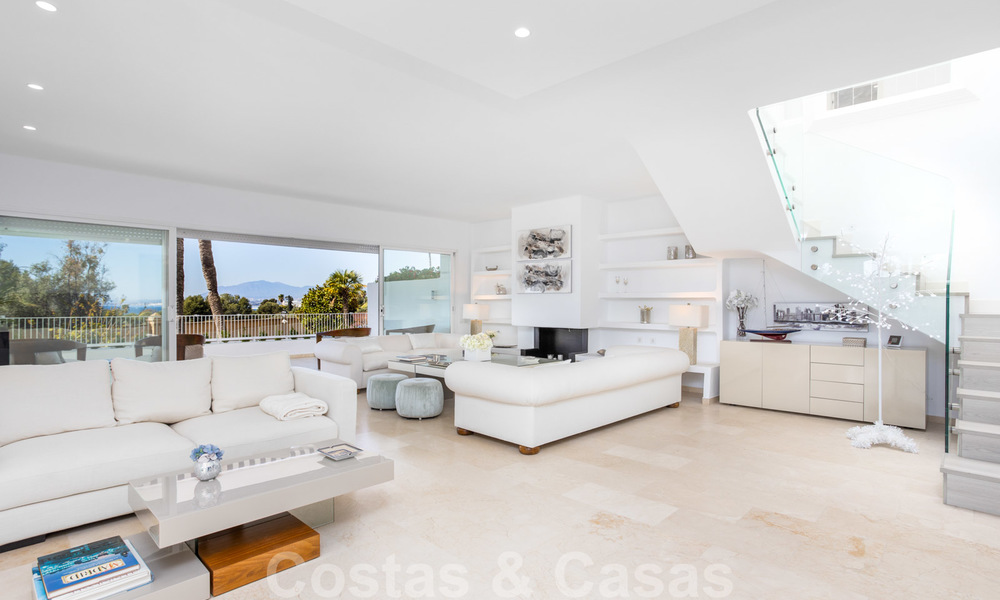 Superb luxury penthouse apartment for sale, with fantastic sea views and within walking distance to the beach, East Marbella 22238