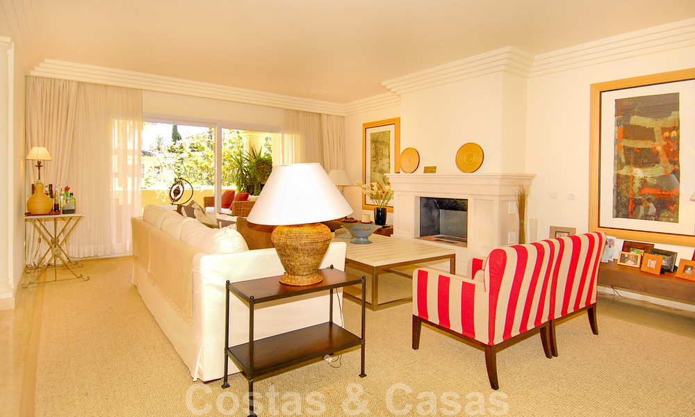 Spacious luxury apartment for sale in Nueva Andalucia, Marbella 22830