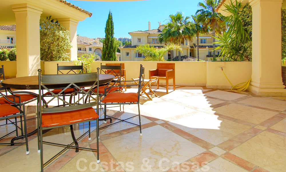 Spacious luxury apartment for sale in Nueva Andalucia, Marbella 22855