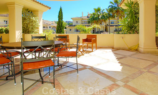 Spacious luxury apartment for sale in Nueva Andalucia, Marbella 22855 