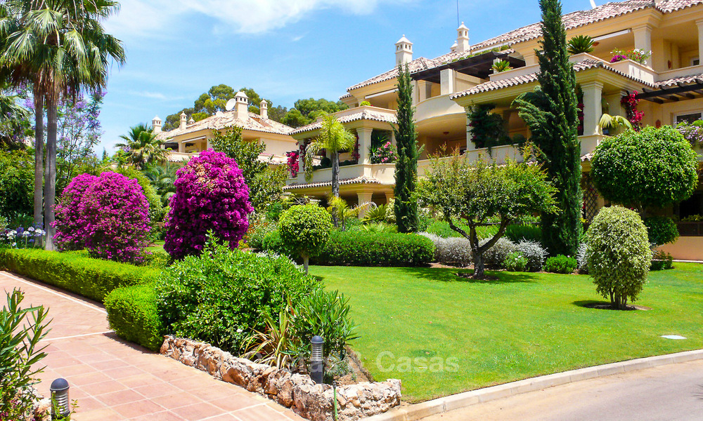 Las Alamandas: Luxury apartments and penthouses for sale in an exclusive first line golf complex in Nueva-Andalucia, Marbella 22802
