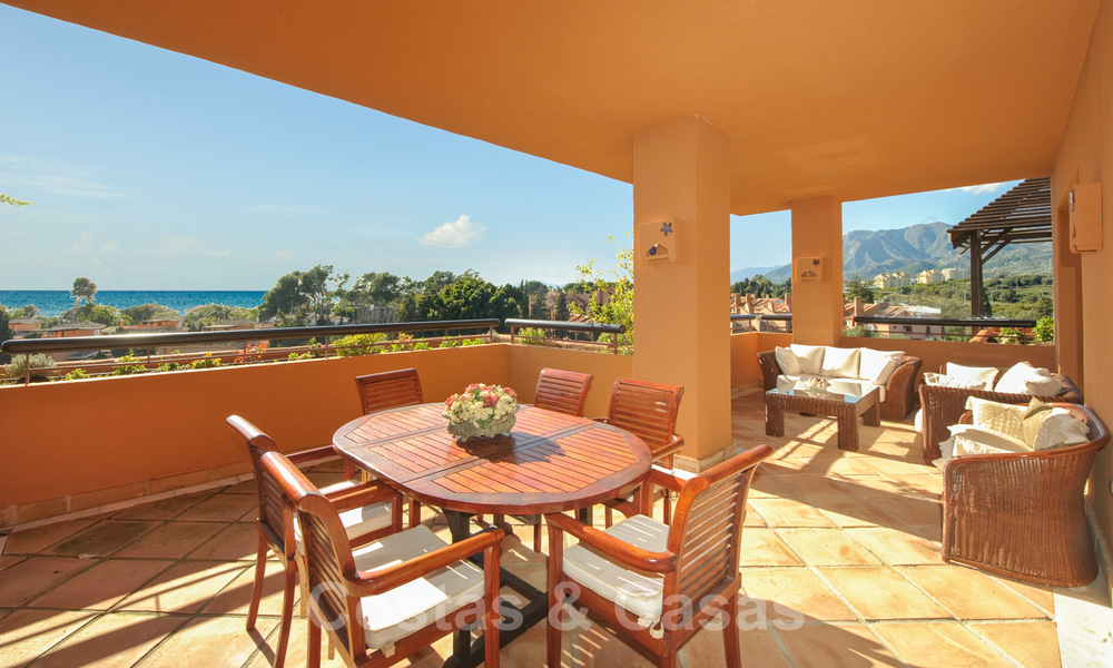 Gran Bahia: Luxury apartments for sale near the beach in a prestigious complex, just east of Marbella town 22999