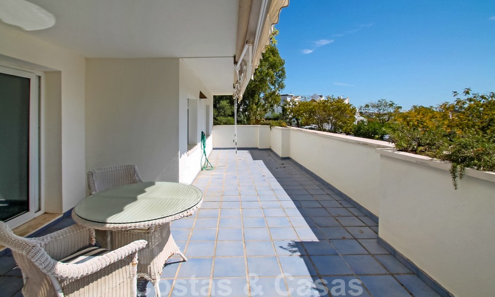 Spacious 3-bedroom apartment for sale in Nueva Andalucia - Marbella, within walking distance of the beach and Puerto Banus 23128