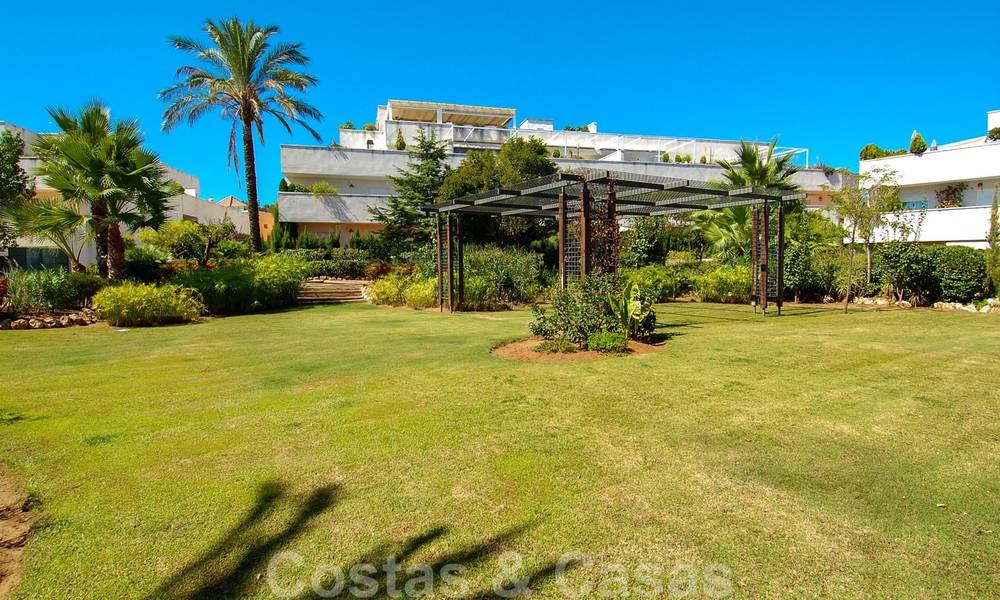 Spacious 3-bedroom apartment for sale in Nueva Andalucia - Marbella, within walking distance of the beach and Puerto Banus 23144