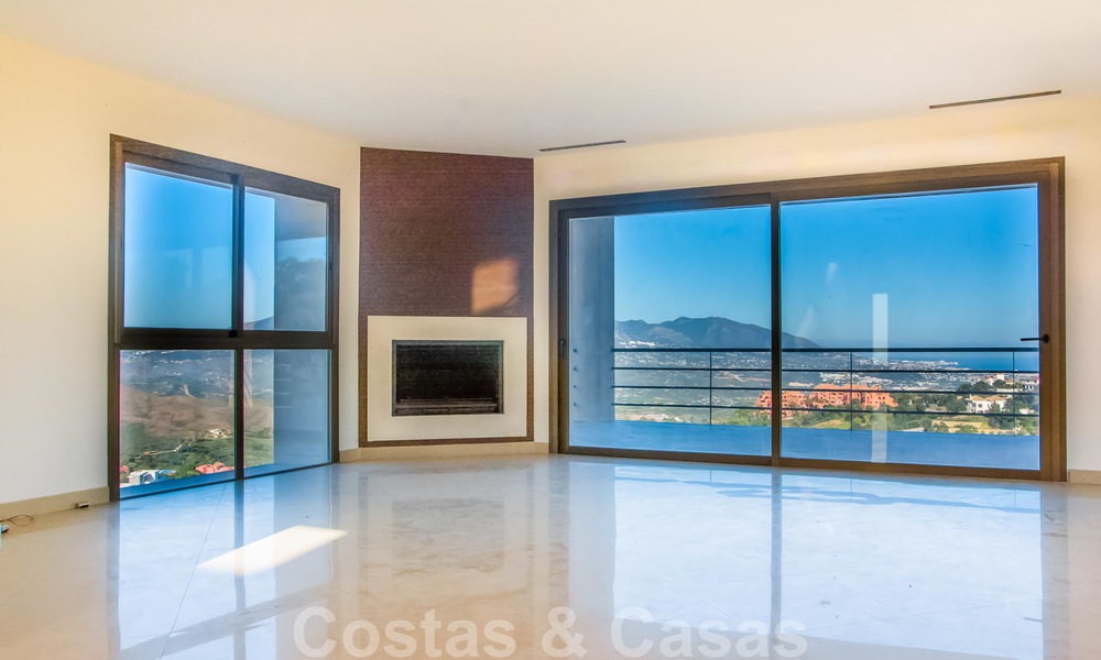 Modern villa with beautiful mountain and sea views for sale in the hills of Eastern Marbella 23641