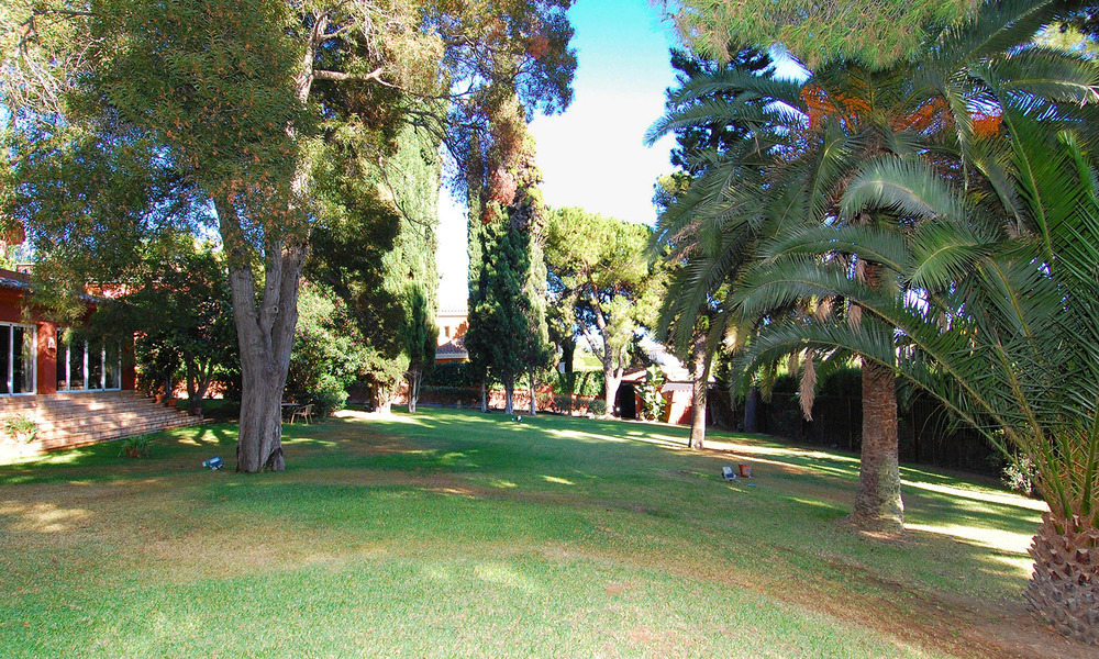 Building plot for sale on the Golden Mile in Marbella 23647