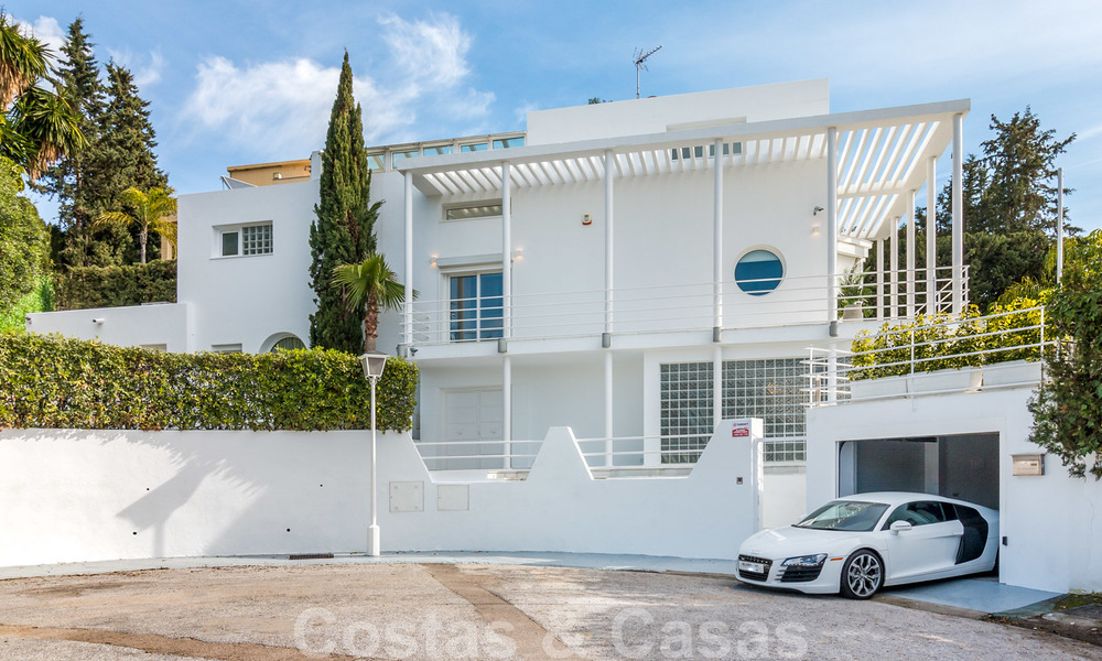 Stylish luxury villa in Art Deco style for sale in Nueva Andalucia, Marbella. Must sell! 24173