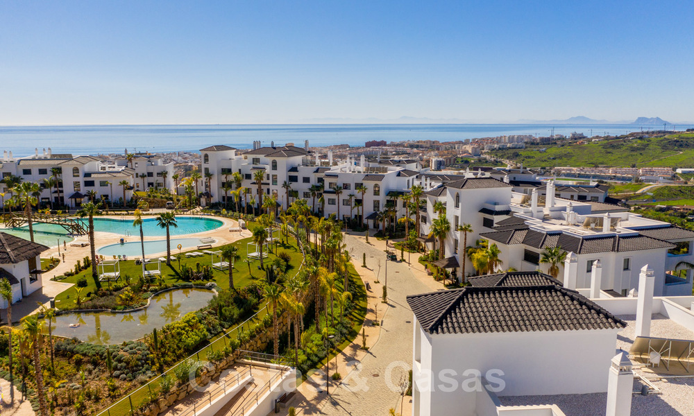 Elegant new modern apartments with panoramic mountain- and sea views for sale in the hills of Estepona 24378