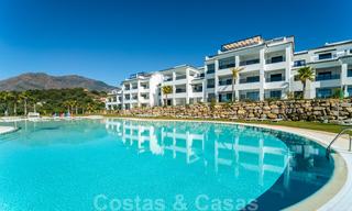 Elegant new modern apartments with panoramic mountain- and sea views for sale in the hills of Estepona 24381 