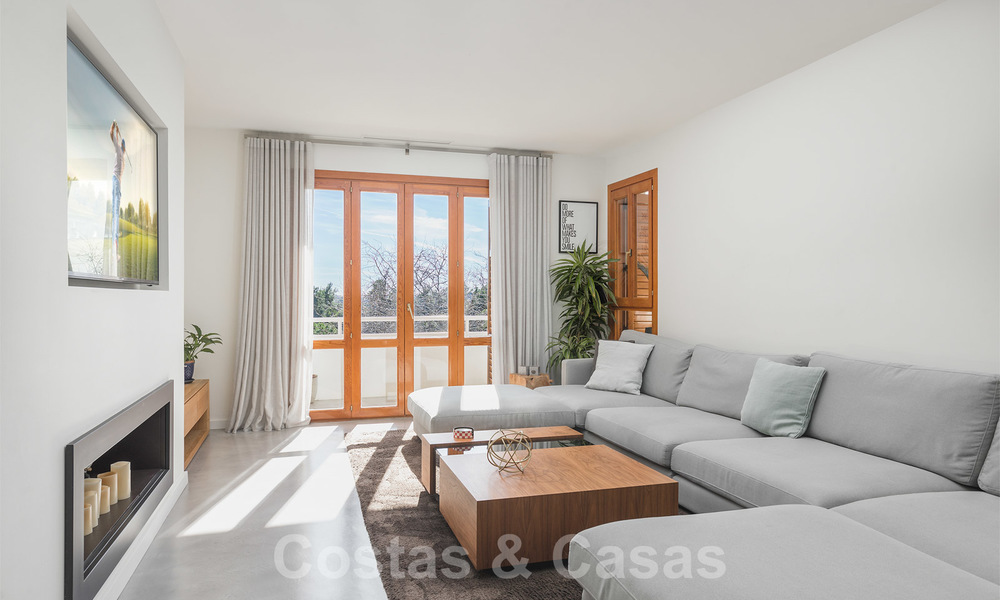 Elegant, renovated apartment for sale, directly on the golf course in Nueva Andalucia - Marbella 24324