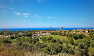 Mediterranean style villas and semi-detached villas with sea- and golf views in Elviria, Marbella 24399 