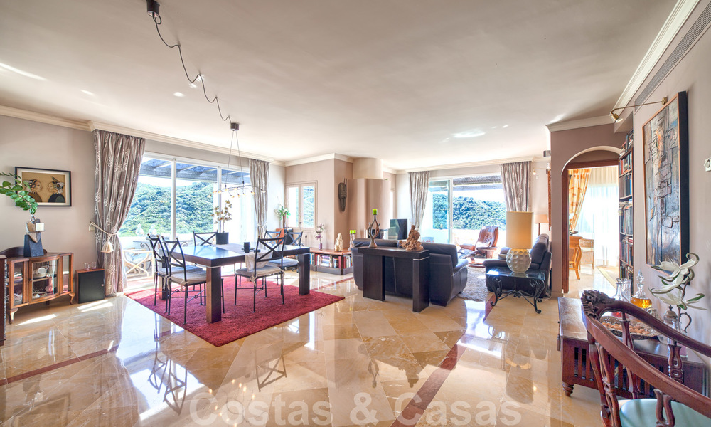 Stunning penthouse apartment in exclusive, gated frontline golf complex with panoramic views in La Quinta, Benahavis - Marbella 24421