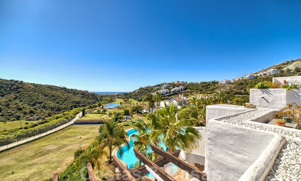 Stunning penthouse apartment in exclusive, gated frontline golf complex with panoramic views in La Quinta, Benahavis - Marbella 24443