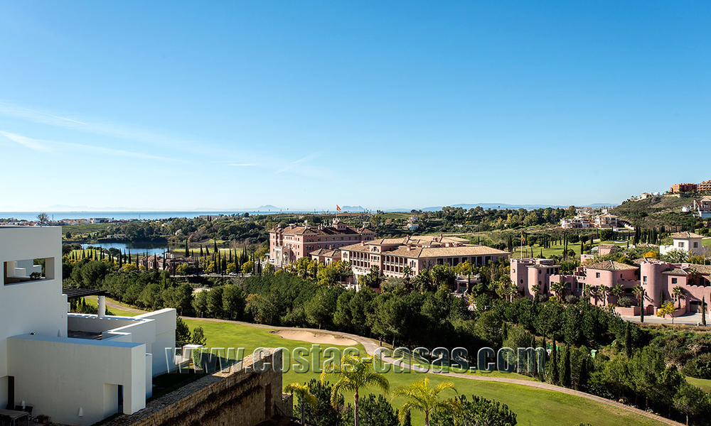 TEE 5 : Modern luxury first line golf apartments with stunning golf and sea views for sale in Marbella – Benahavis 24532