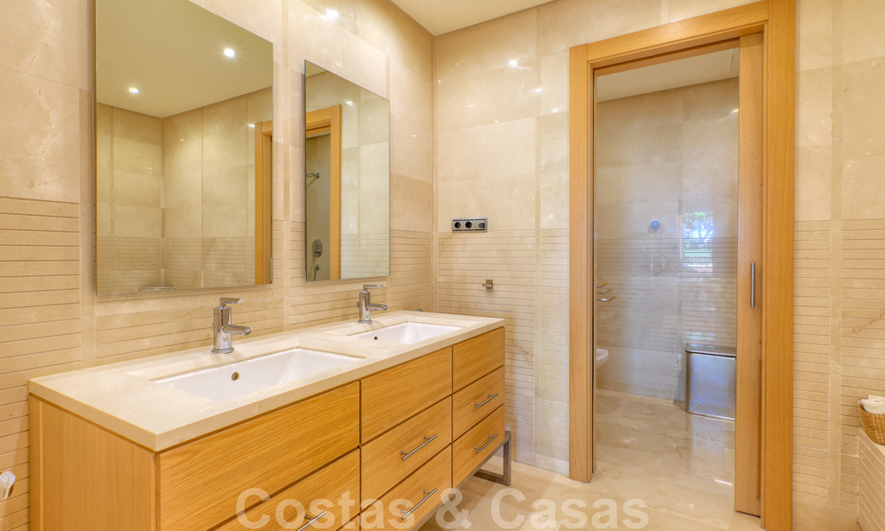 Luxury apartment for sale in prestigious complex on the Golden Mile in Marbella 24819