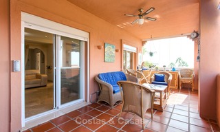 Penthouse apartment for sale in a front-line beach complex in Estepona 24632 