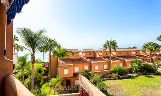 Penthouse apartment for sale in a front-line beach complex in Estepona 24634 