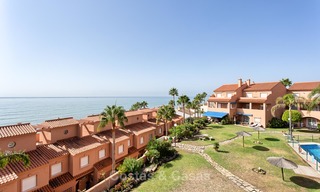 Penthouse apartment for sale in a front-line beach complex in Estepona 24648 