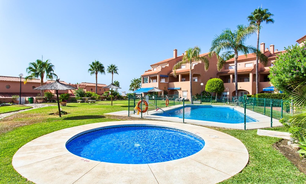 Penthouse apartment for sale in a front-line beach complex in Estepona 24655