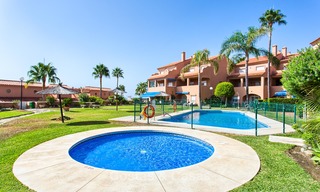 Penthouse apartment for sale in a front-line beach complex in Estepona 24655 
