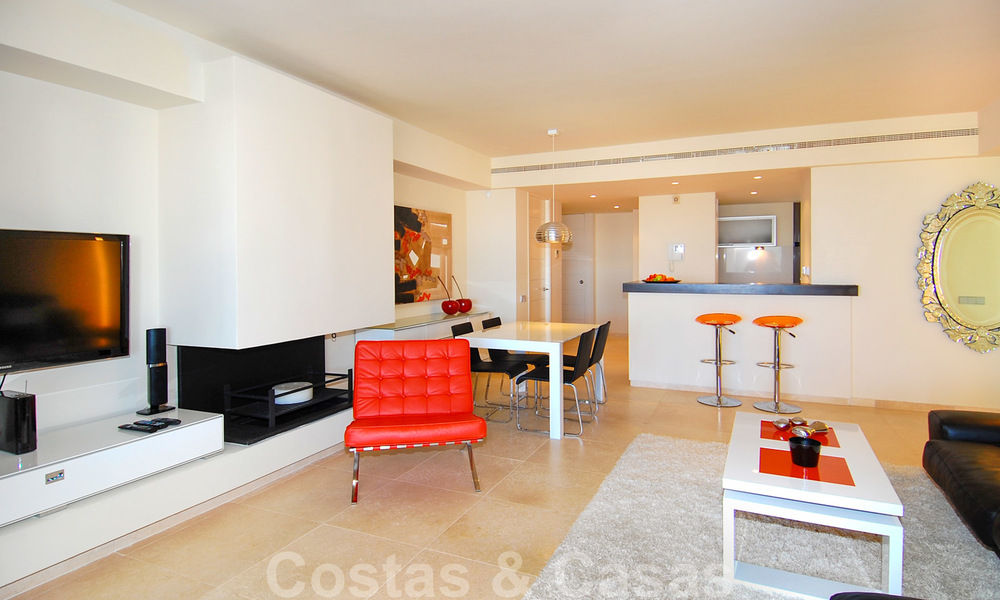 Alanda Los Flamingos Golf: Modern spacious luxury apartments with golf and sea views for sale in Marbella - Benahavis 24672