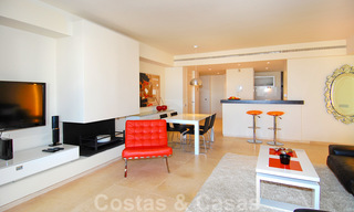 Alanda Los Flamingos Golf: Modern spacious luxury apartments with golf and sea views for sale in Marbella - Benahavis 24672 