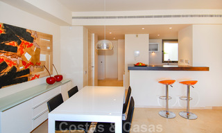 Alanda Los Flamingos Golf: Modern spacious luxury apartments with golf and sea views for sale in Marbella - Benahavis 24673 