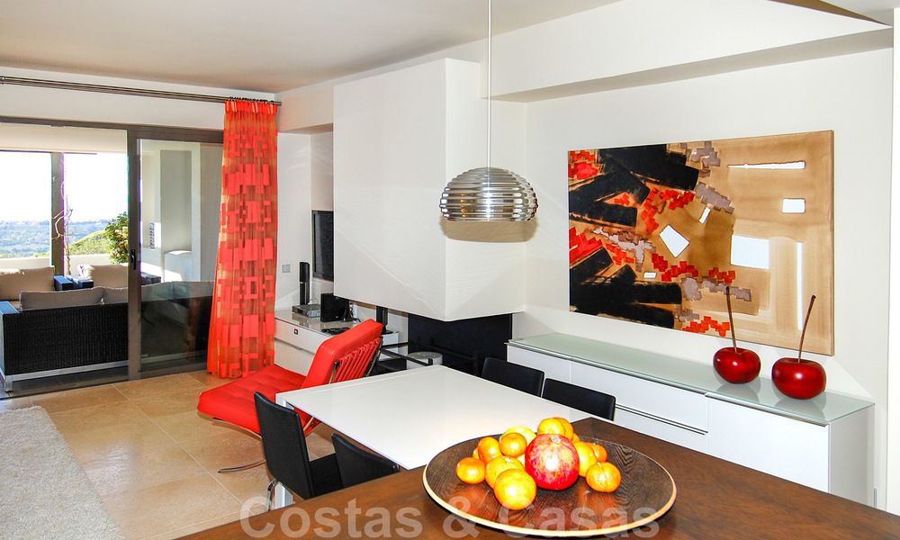 Alanda Los Flamingos Golf: Modern spacious luxury apartments with golf and sea views for sale in Marbella - Benahavis 24676
