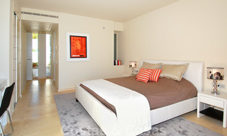 Alanda Los Flamingos Golf: Modern spacious luxury apartments with golf and sea views for sale in Marbella - Benahavis 24682 