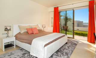 Alanda Los Flamingos Golf: Modern spacious luxury apartments with golf and sea views for sale in Marbella - Benahavis 24683 