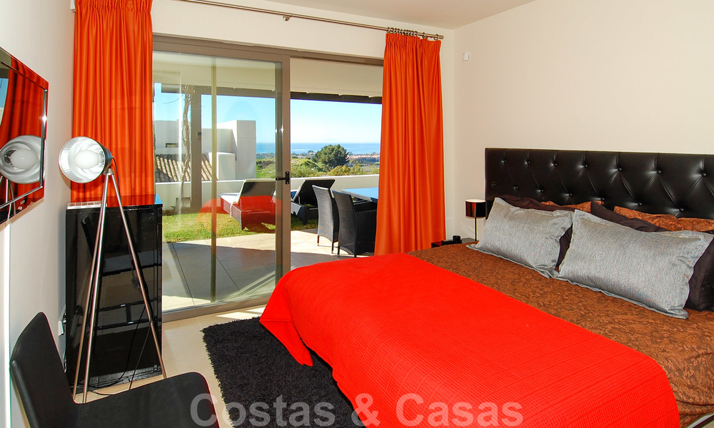 Alanda Los Flamingos Golf: Modern spacious luxury apartments with golf and sea views for sale in Marbella - Benahavis 24684