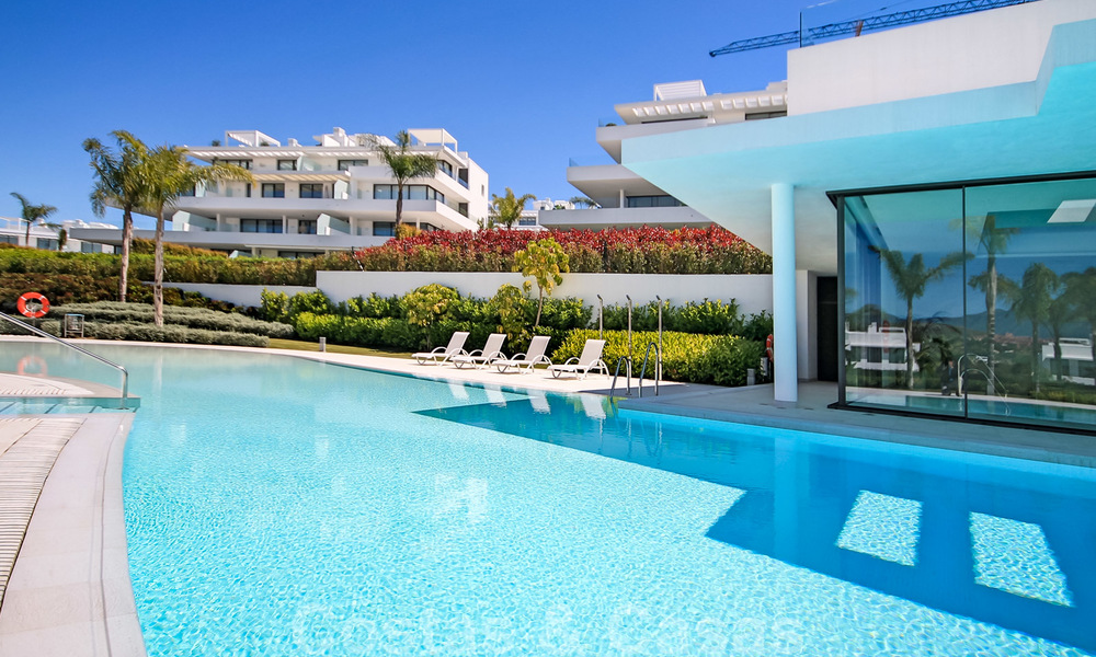 New ready to move in modern design apartment for sale, on the golf course between Marbella and Estepona 24857