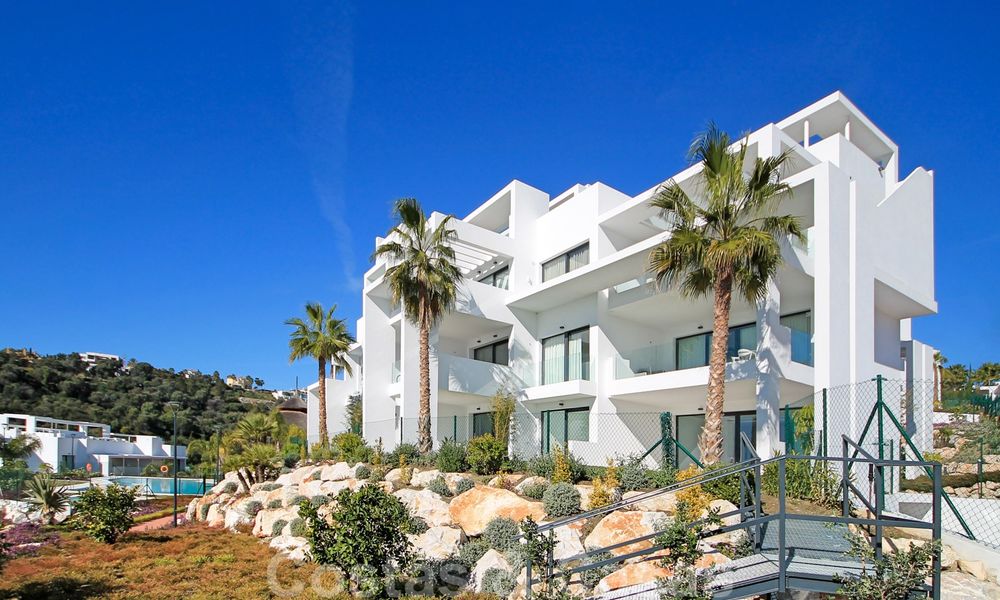 Modern penthouse apartment for sale overlooking the golf course and the Mediterranean Sea in Benahavis - Marbella 24862