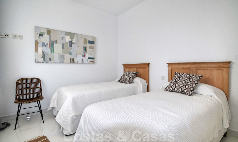 Modern penthouse apartment for sale overlooking the golf course and the Mediterranean Sea in Benahavis - Marbella 24867