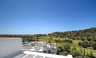 Modern penthouse apartment for sale overlooking the golf course and the Mediterranean Sea in Benahavis - Marbella 24872 