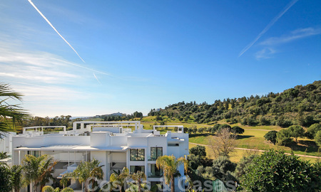 Modern apartment for sale overlooking the golf course in Benahavis - Marbella 24882