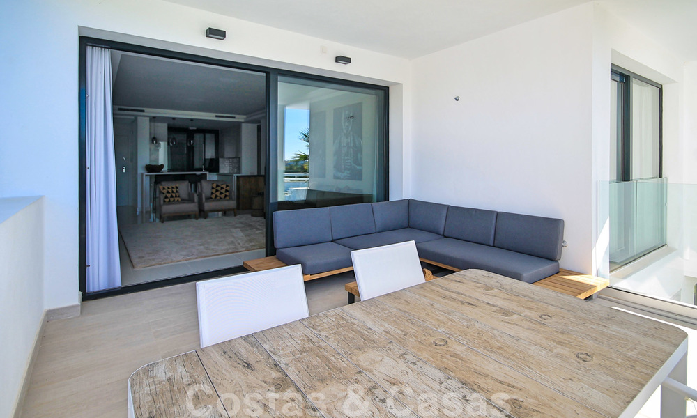 Modern apartment for sale overlooking the golf course in Benahavis - Marbella 24883